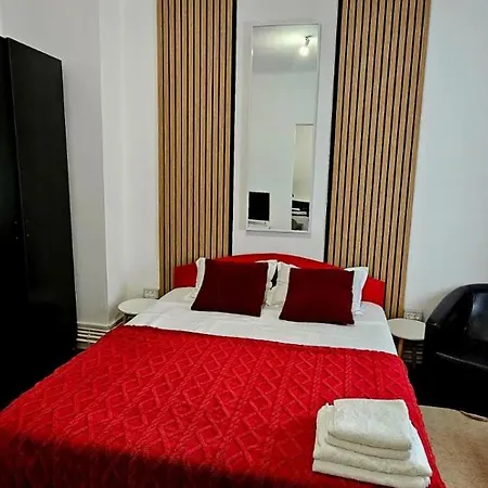 Tantra 6 Queen Filipescu Self Check-in Near Old Town